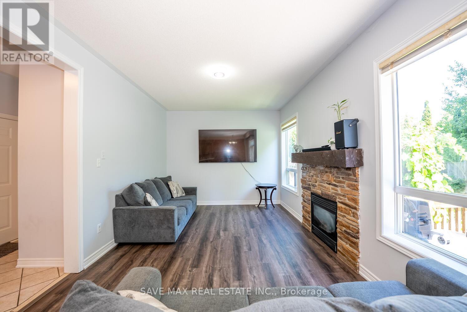 39 Hurst Street, Halton Hills, Ontario  L7J 2Z8 - Photo 15 - W12359646