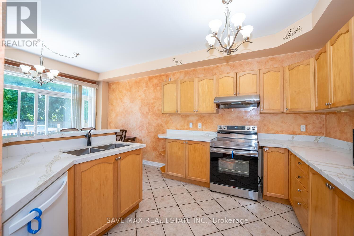 39 Hurst Street, Halton Hills, Ontario  L7J 2Z8 - Photo 16 - W12359646