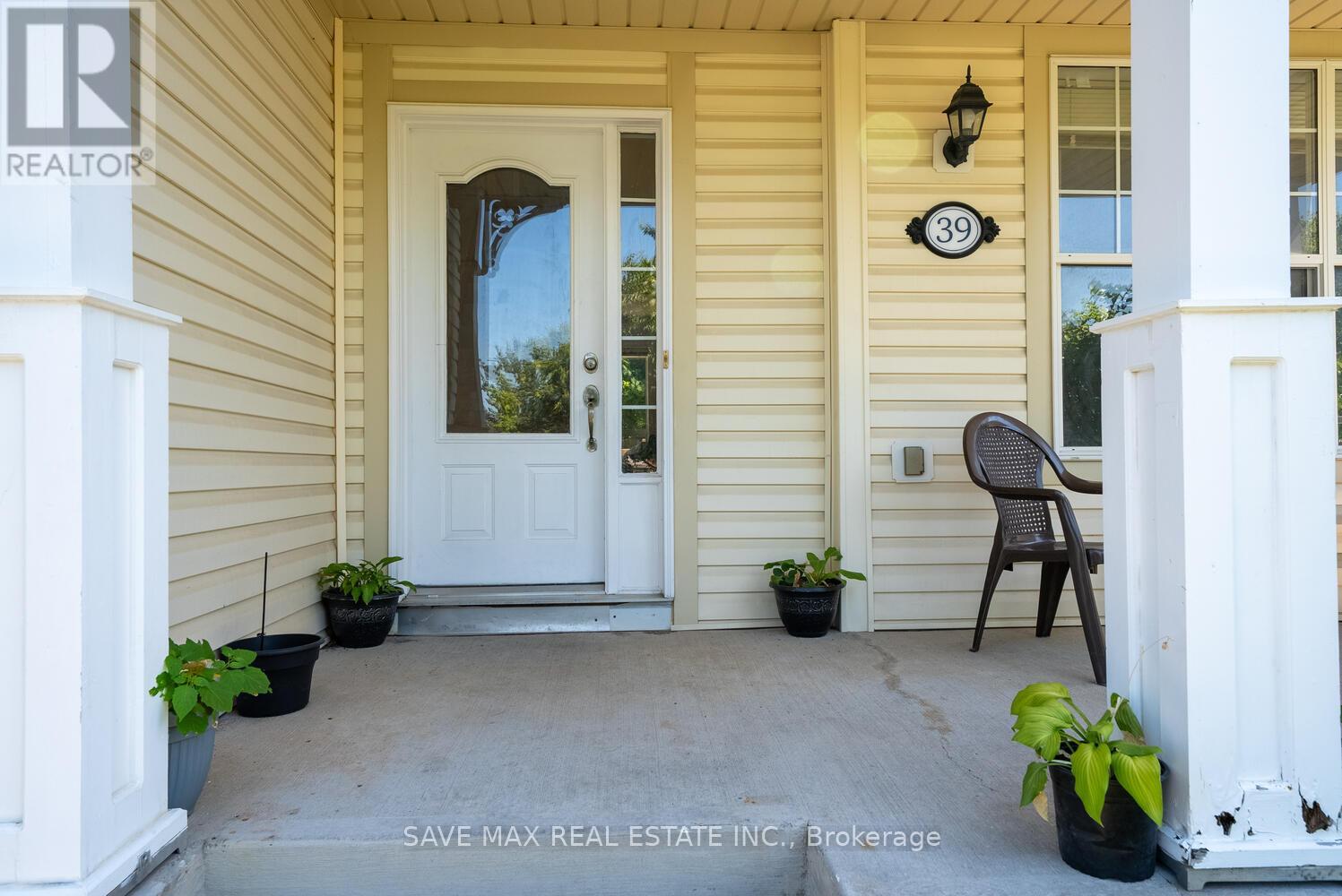39 Hurst Street, Halton Hills, Ontario  L7J 2Z8 - Photo 6 - W12359646