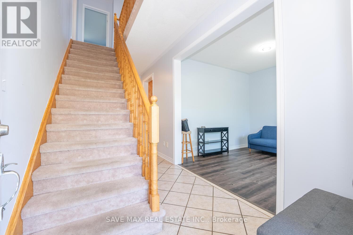 39 Hurst Street, Halton Hills, Ontario  L7J 2Z8 - Photo 7 - W12359646