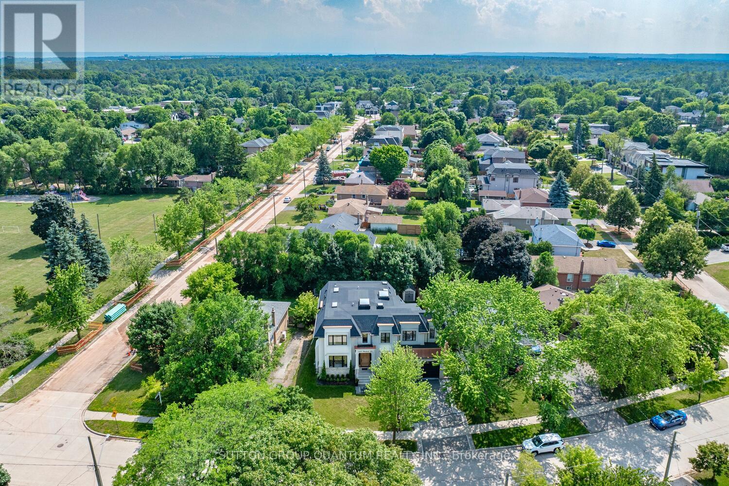 1486 Pembroke Drive, Oakville, Ontario  L6H 1V8 - Photo 45 - W12359655