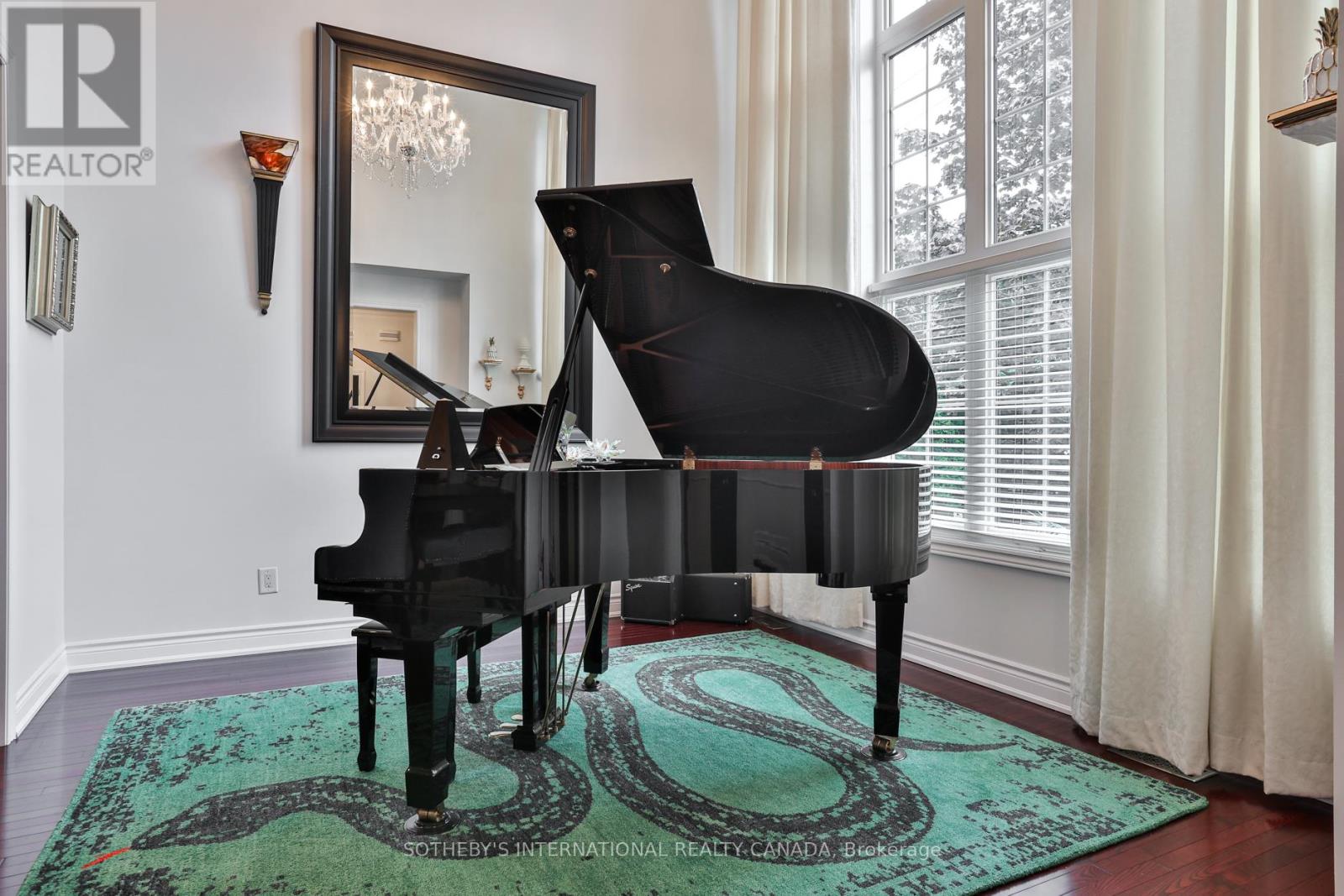 Property at 1437 ISLINGTON AVENUE image 4