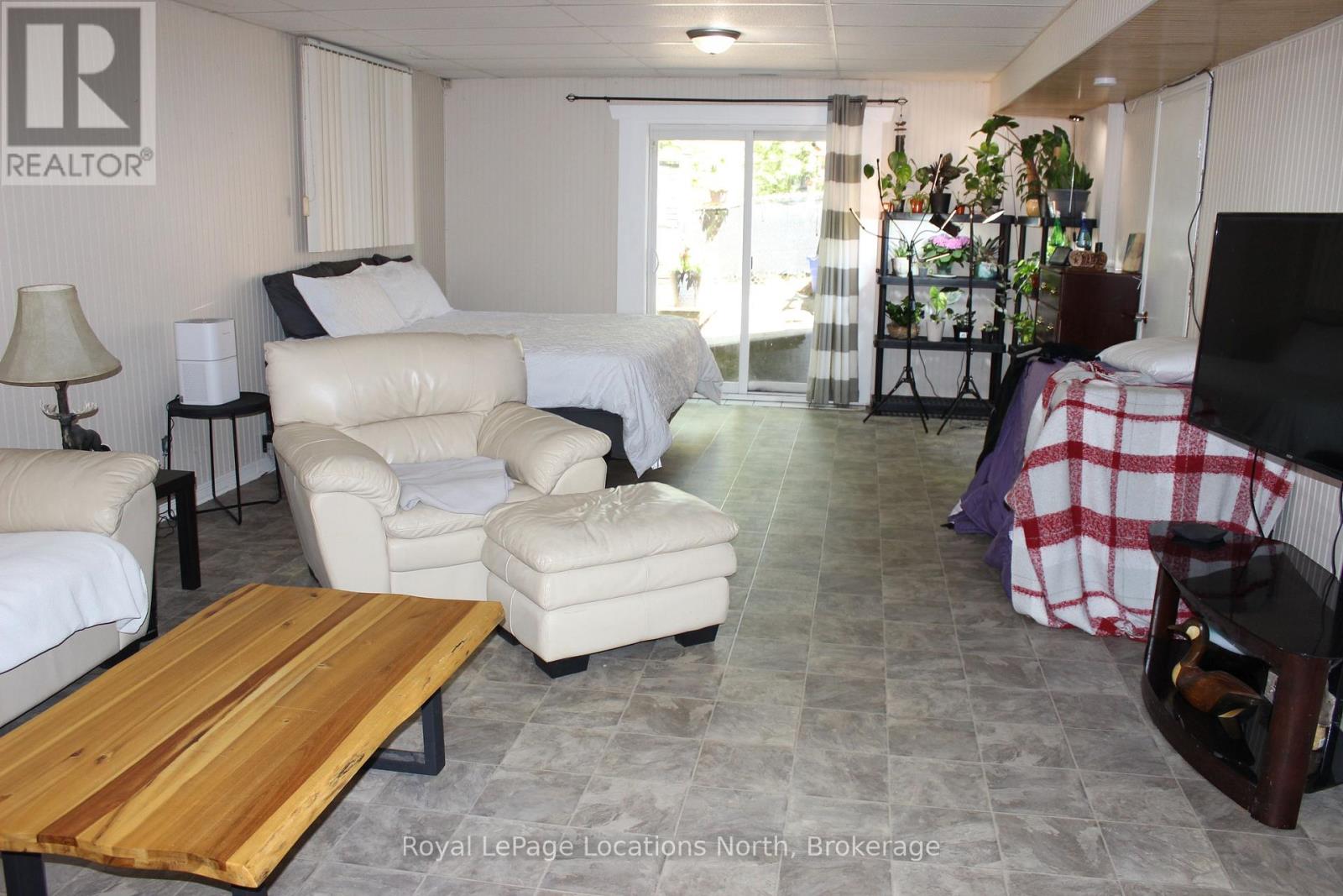 30 Earl Street, Wasaga Beach, Ontario  L9Z 2M6 - Photo 17 - S12359724