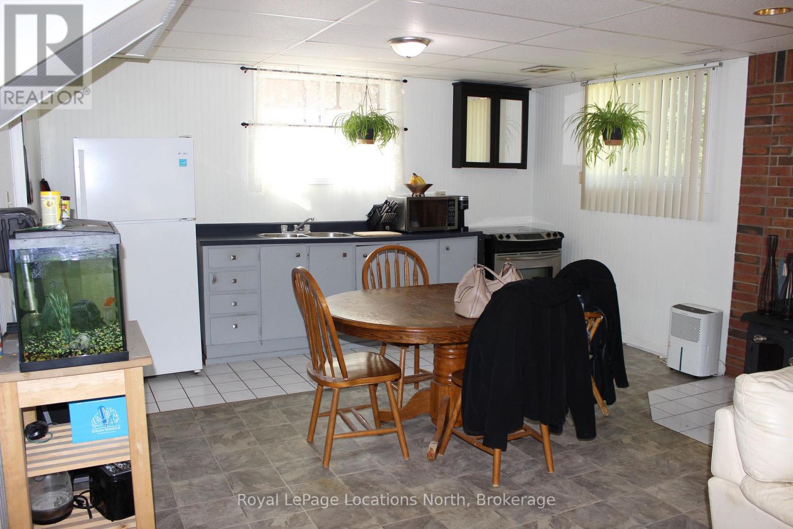 30 Earl Street, Wasaga Beach, Ontario  L9Z 2M6 - Photo 18 - S12359724
