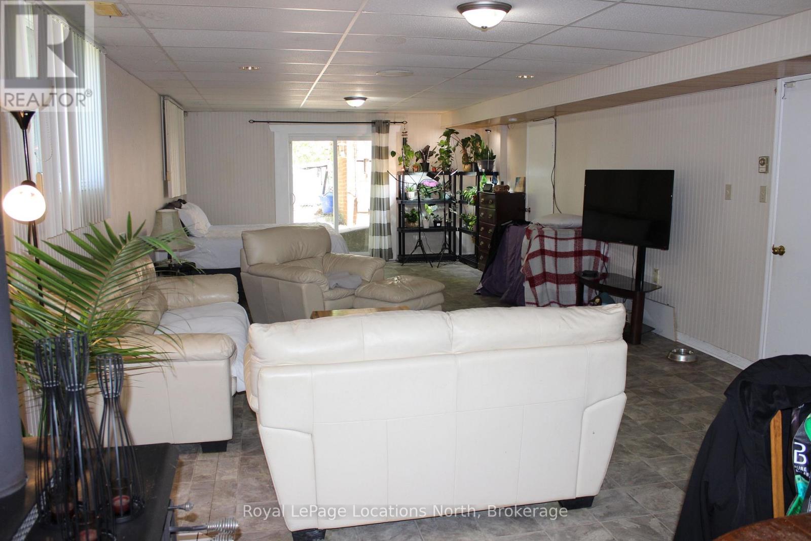 30 Earl Street, Wasaga Beach, Ontario  L9Z 2M6 - Photo 20 - S12359724
