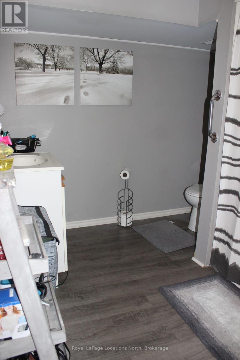 30 Earl Street, Wasaga Beach, Ontario  L9Z 2M6 - Photo 21 - S12359724