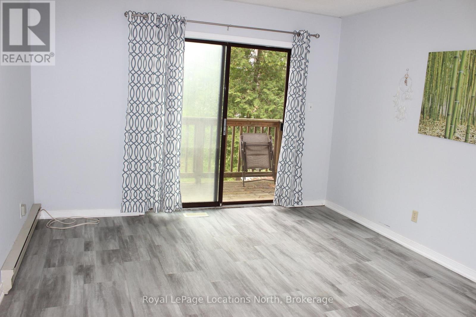 30 Earl Street, Wasaga Beach, Ontario  L9Z 2M6 - Photo 28 - S12359724