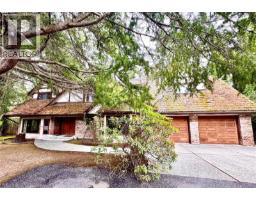 2565 Annabern Cres Queenswood, Saanich, Ca