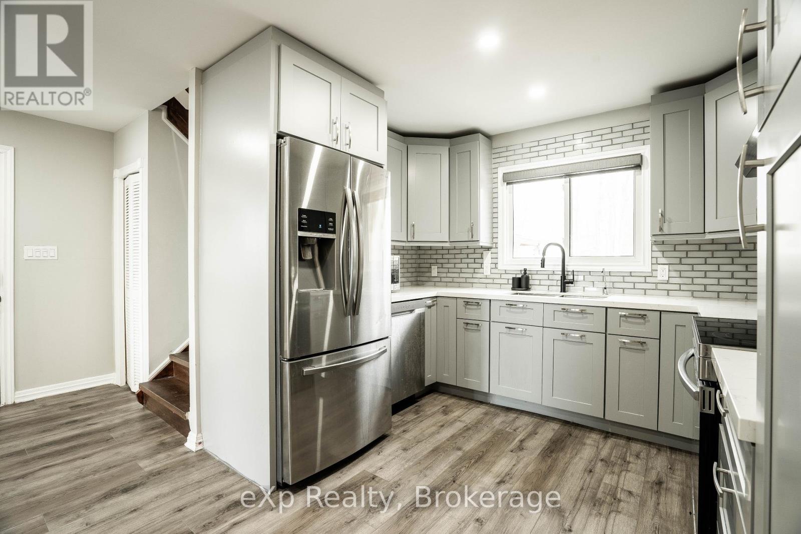 170 Francis Drive, Georgian Bluffs, Ontario  N0H 2K0 - Photo 11 - X12359742