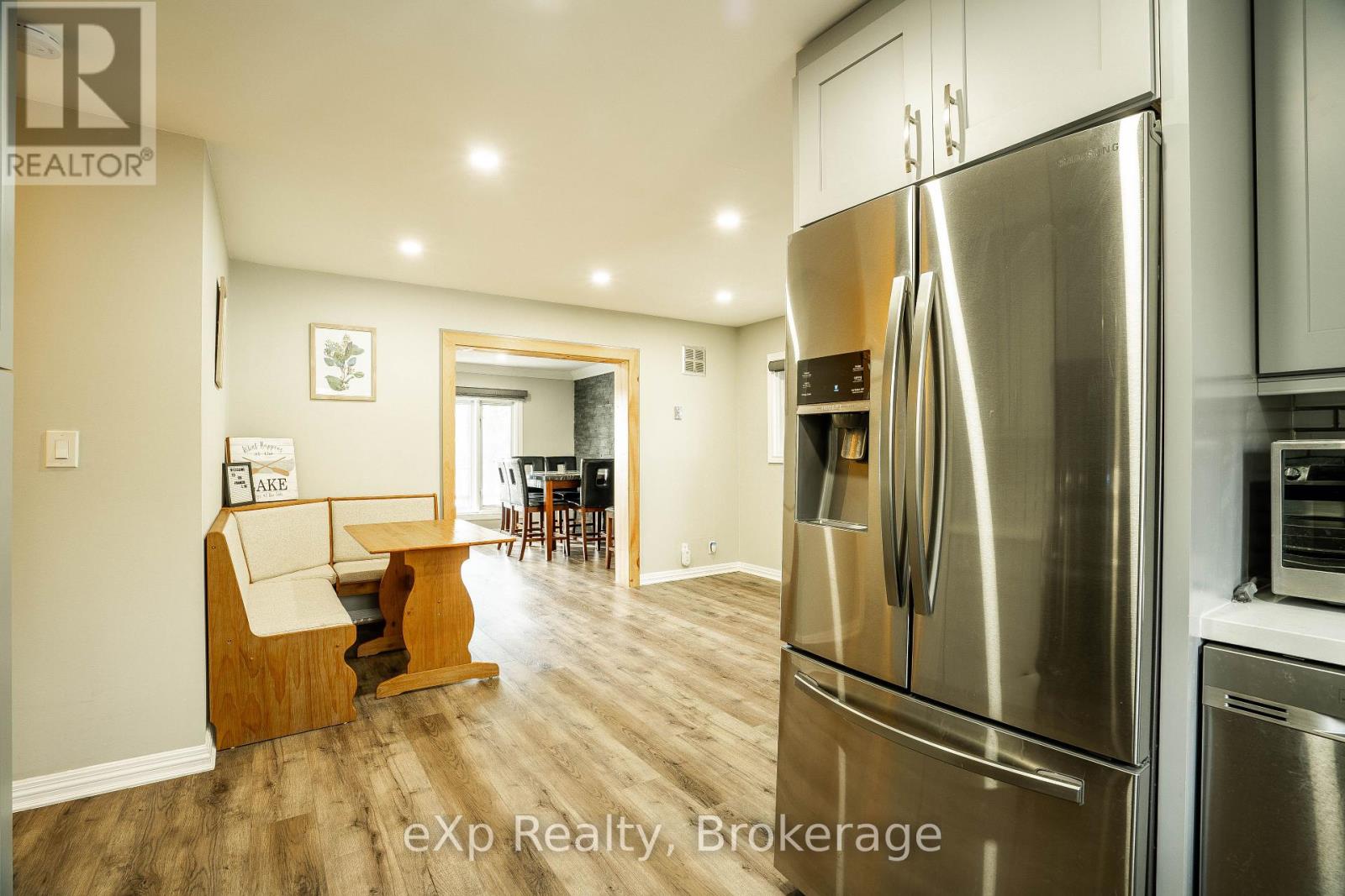 170 Francis Drive, Georgian Bluffs, Ontario  N0H 2K0 - Photo 15 - X12359742