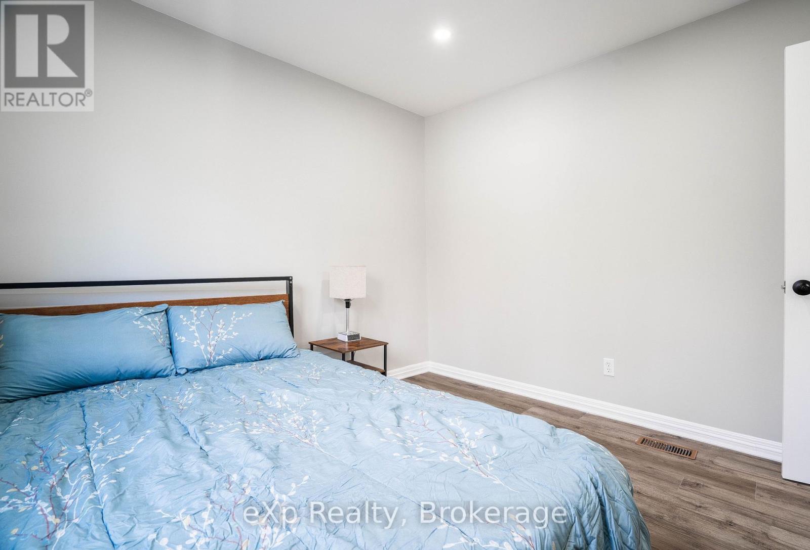 170 Francis Drive, Georgian Bluffs, Ontario  N0H 2K0 - Photo 21 - X12359742