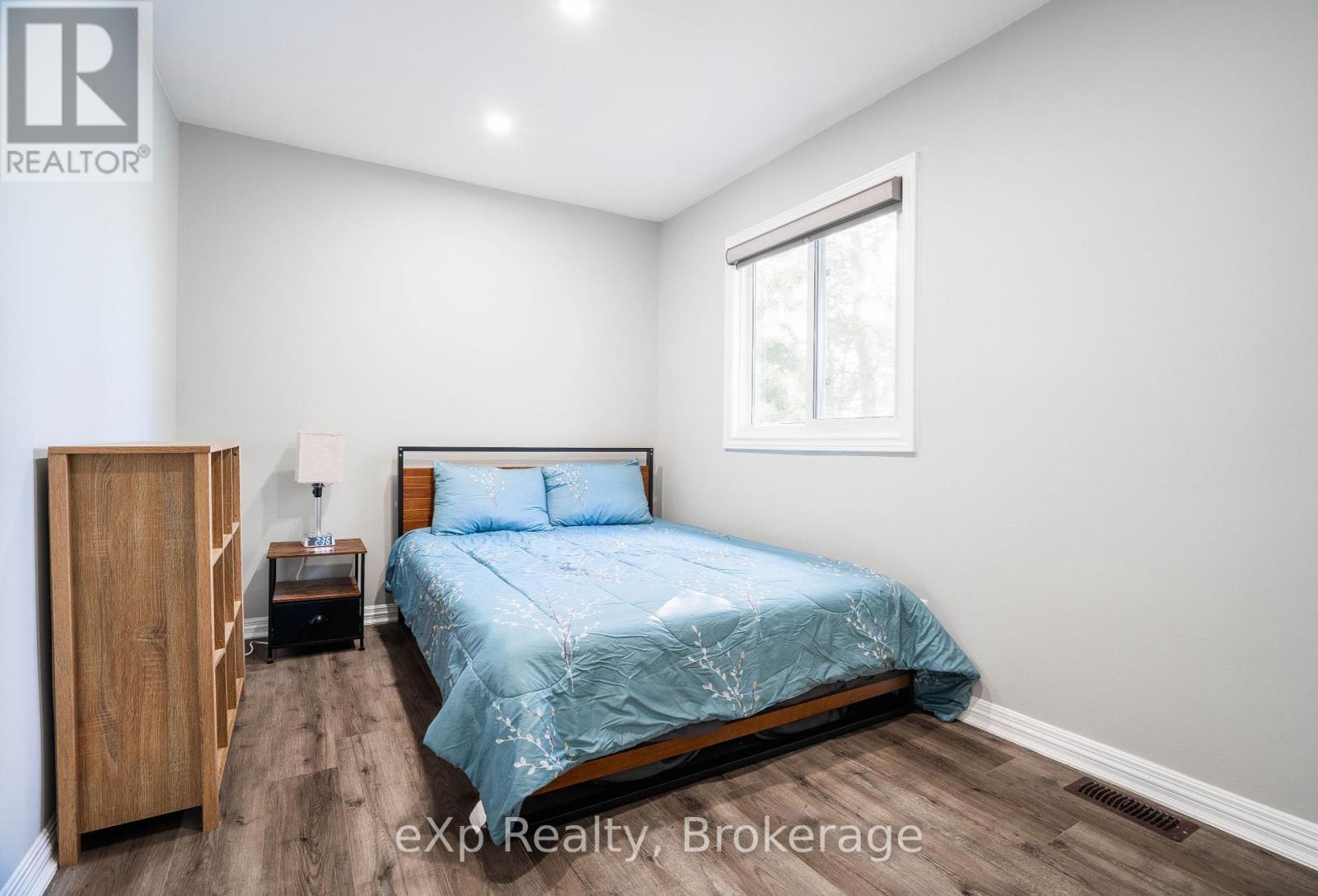 170 Francis Drive, Georgian Bluffs, Ontario  N0H 2K0 - Photo 22 - X12359742