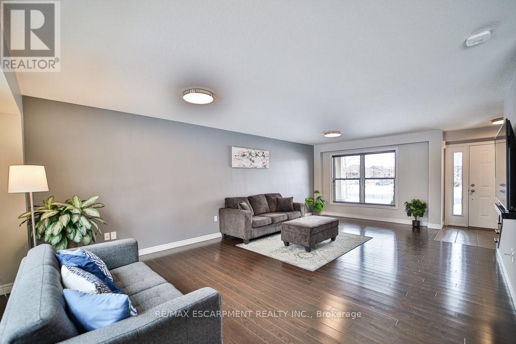 54 Harvest Gate, West Lincoln, Ontario  L0R 2A0 - Photo 7 - X12359596