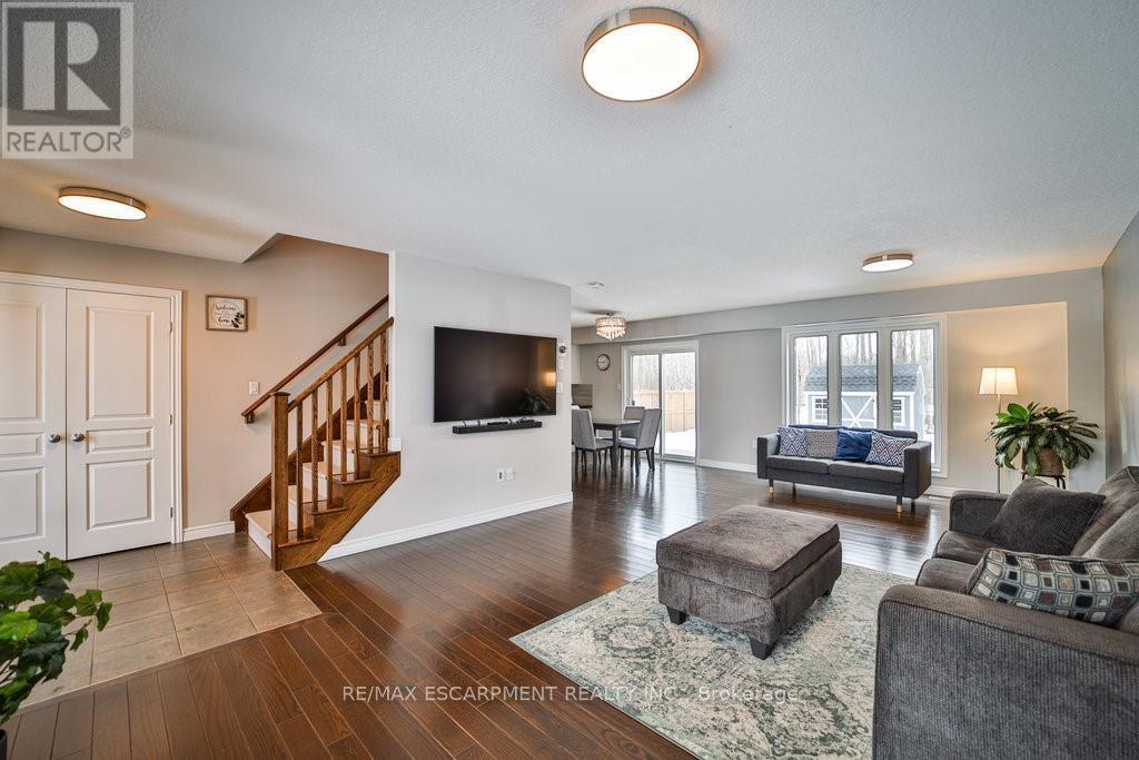 54 Harvest Gate, West Lincoln, Ontario  L0R 2A0 - Photo 8 - X12359596