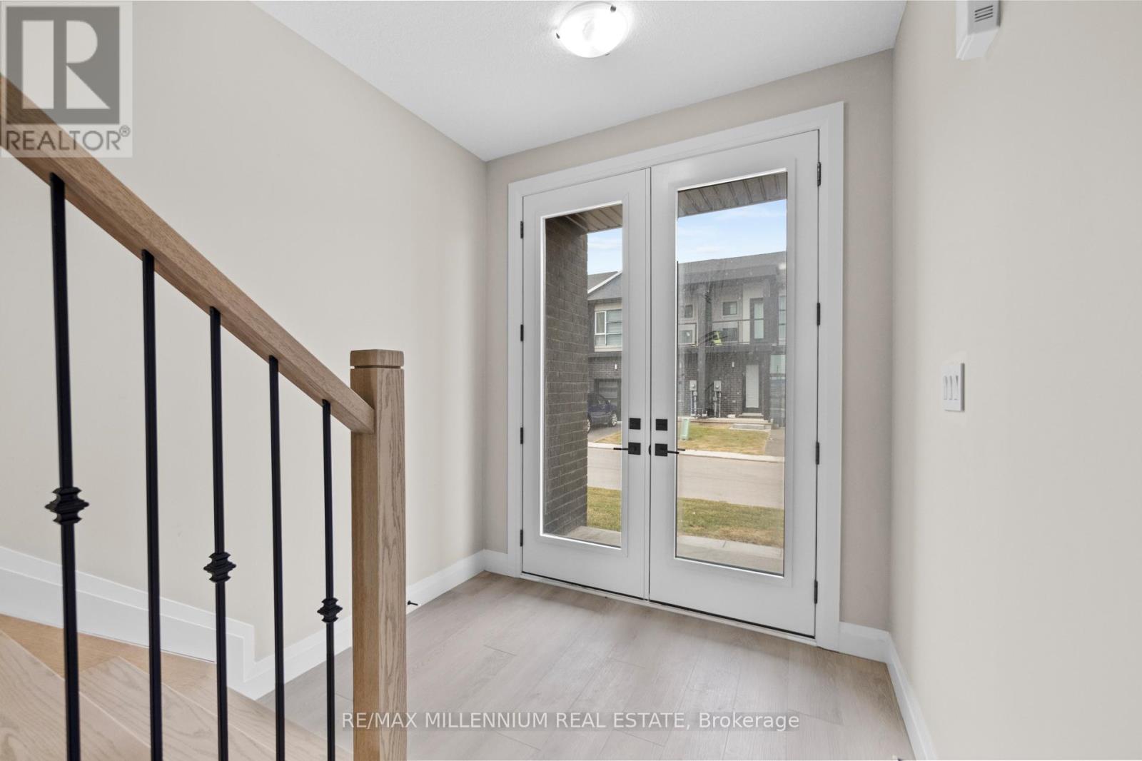 21 Warren Trail, Welland (Lincoln/crowland), Ontario  L3B 0N8 - Photo 7 - X12359665