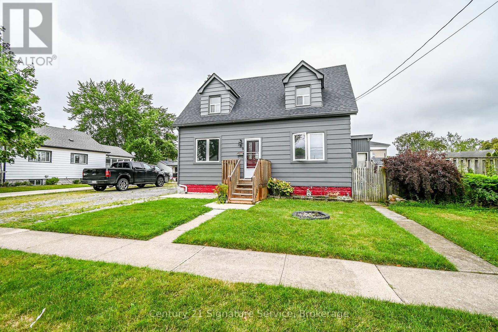 109 SANTONE AVENUE, Welland, Ontario
