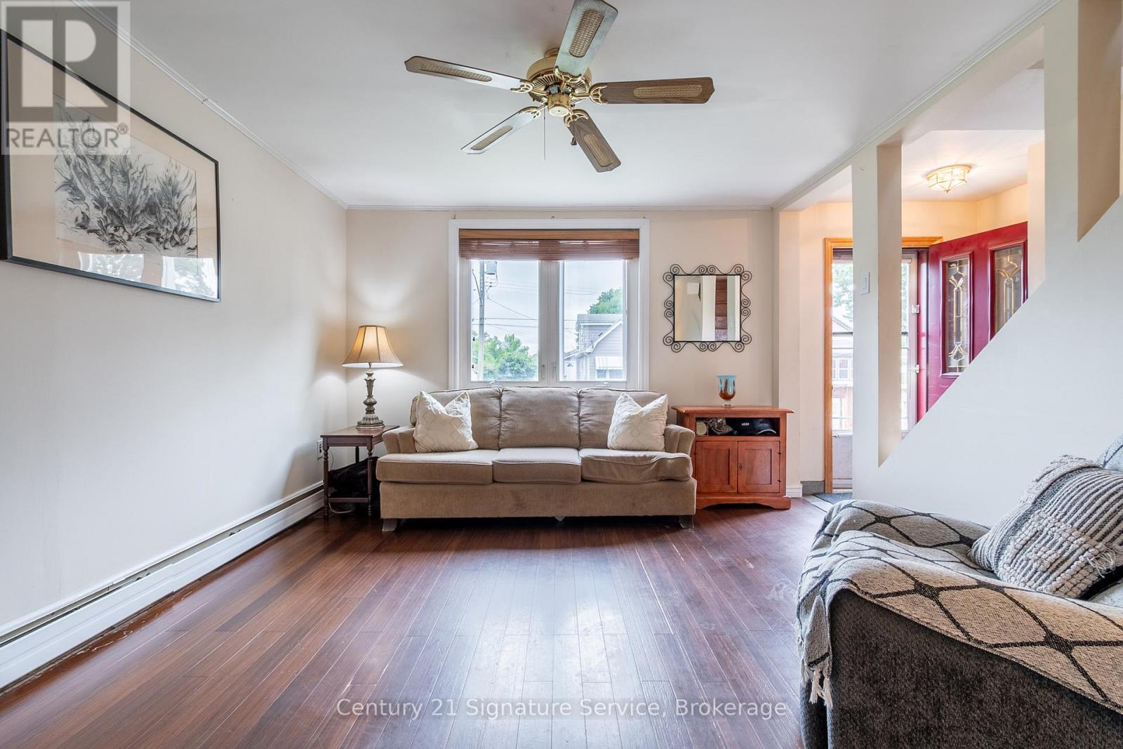 109 Santone Avenue, Welland, Ontario  L3C 2J5 - Photo 4 - X12359670