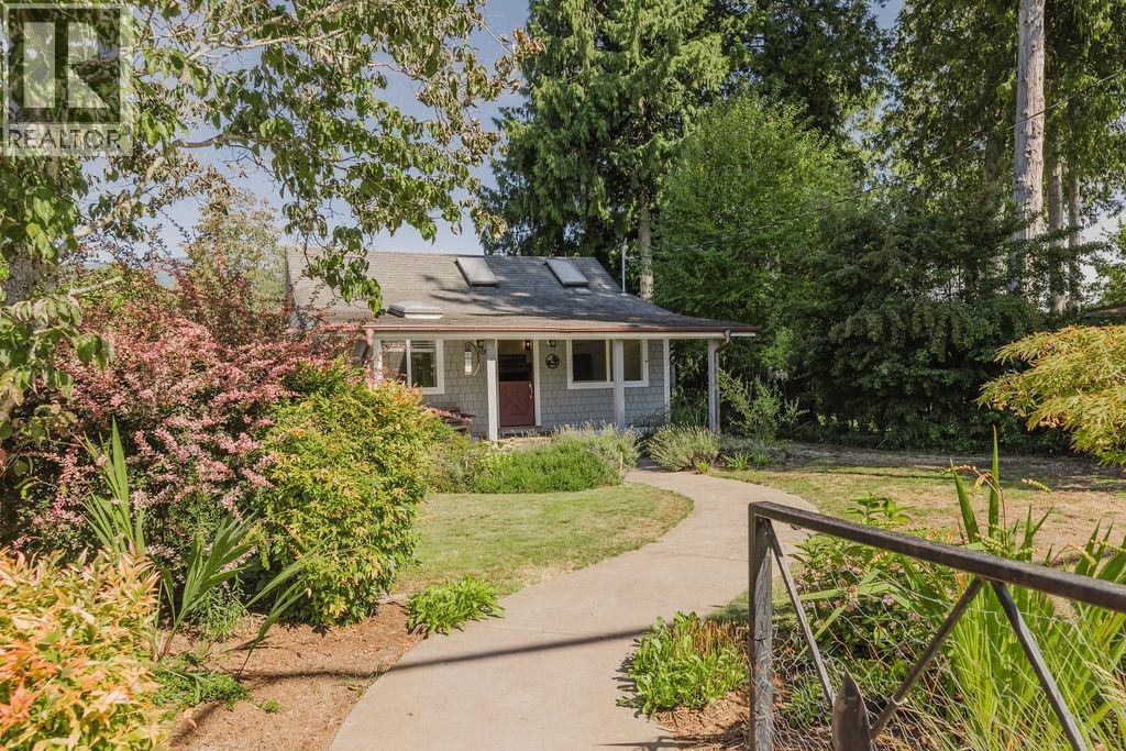 Property at 698 FRANKLIN ROAD image 1