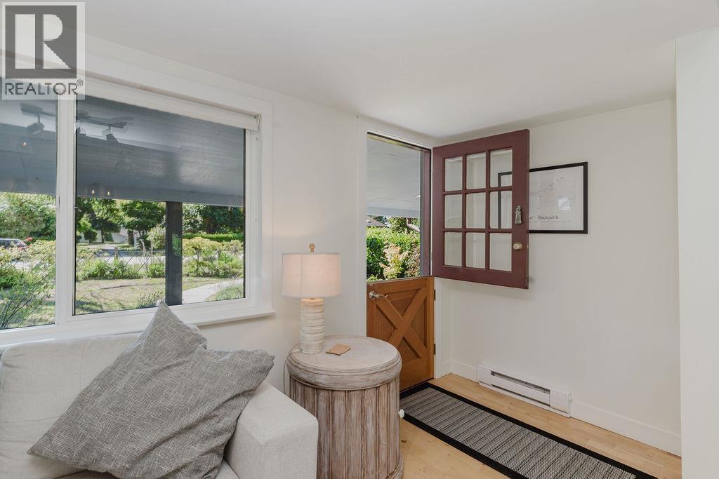 Property at 698 FRANKLIN ROAD image 3