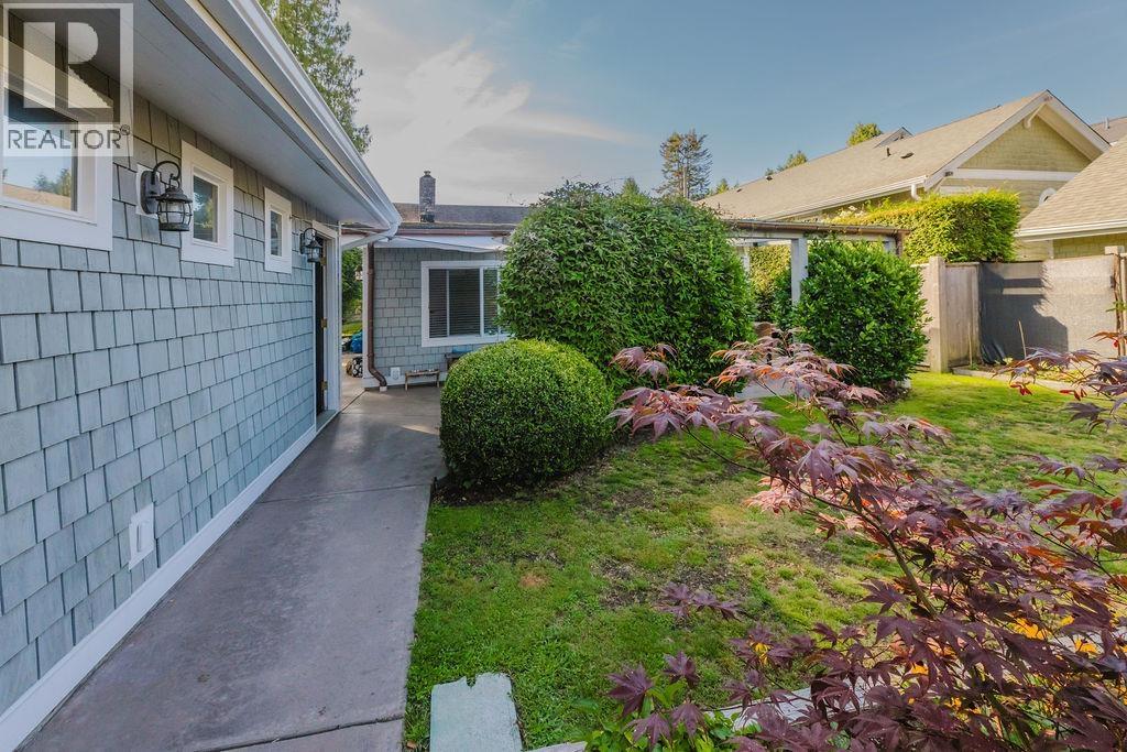 698 Franklin Road, Gibsons, British Columbia  V0N 1V8 - Photo 34 - R3039631