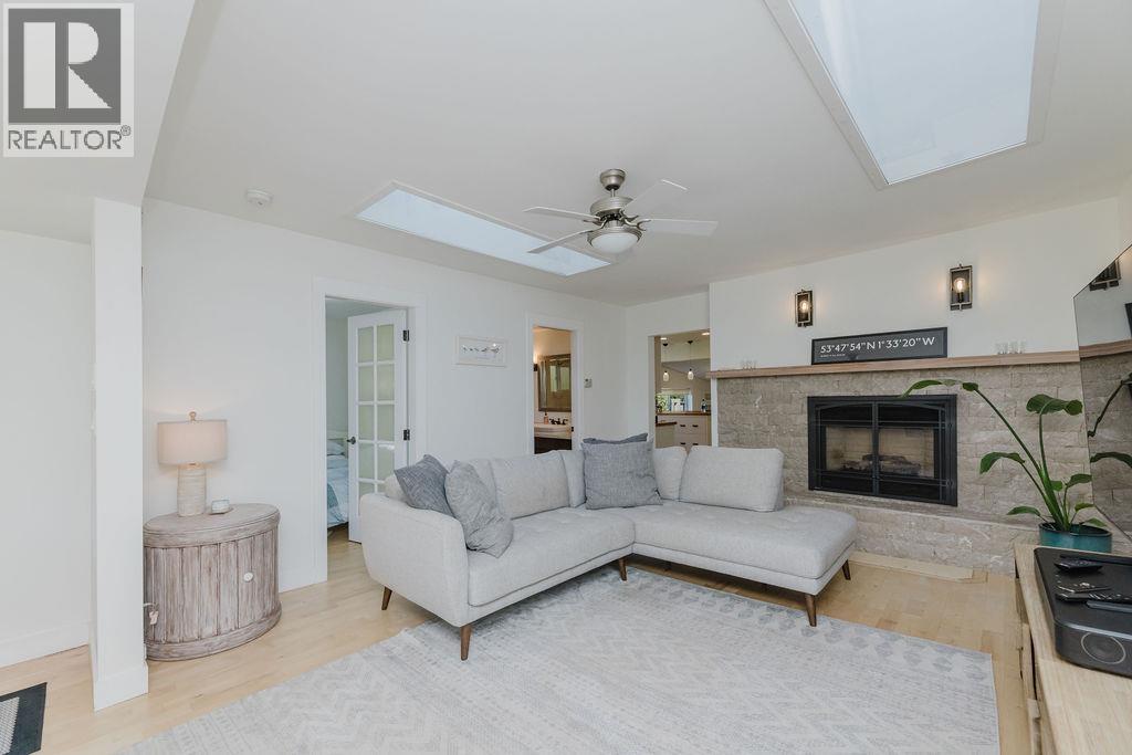 698 Franklin Road, Gibsons, British Columbia  V0N 1V8 - Photo 7 - R3039631