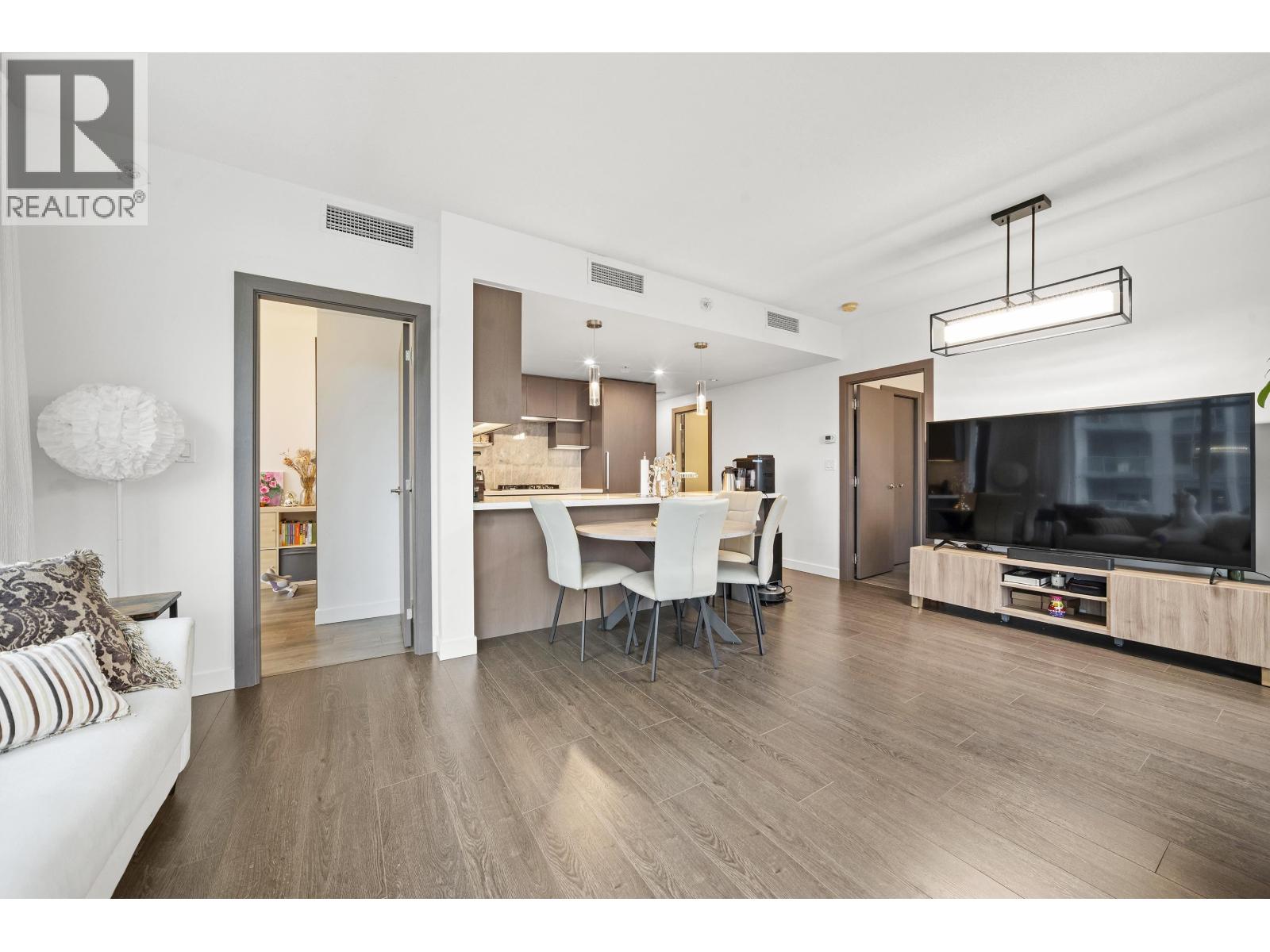 601 6538 Nelson Avenue, Burnaby, British Columbia  V5H 0G5 - Photo 2 - R3038297
