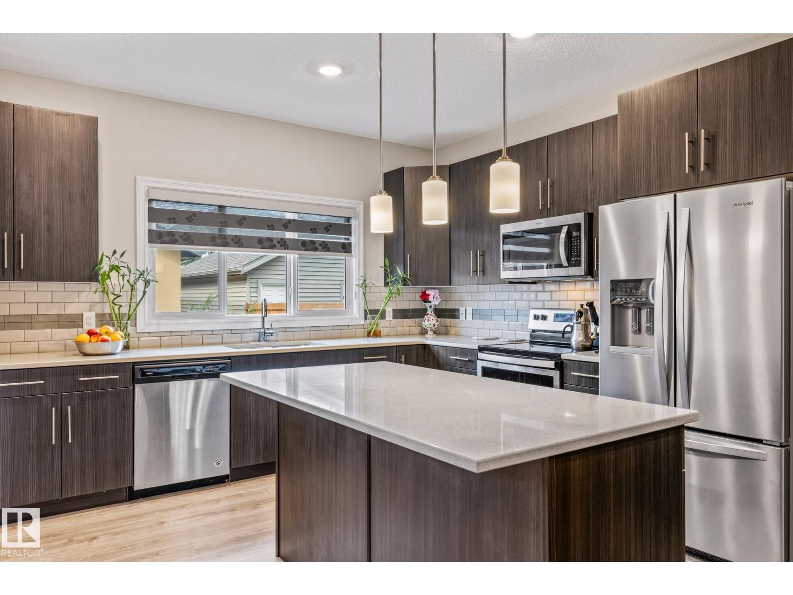 336 Desrochers Bv Sw, Edmonton, Alberta  T6W 3J1 - Photo 11 - E4454295