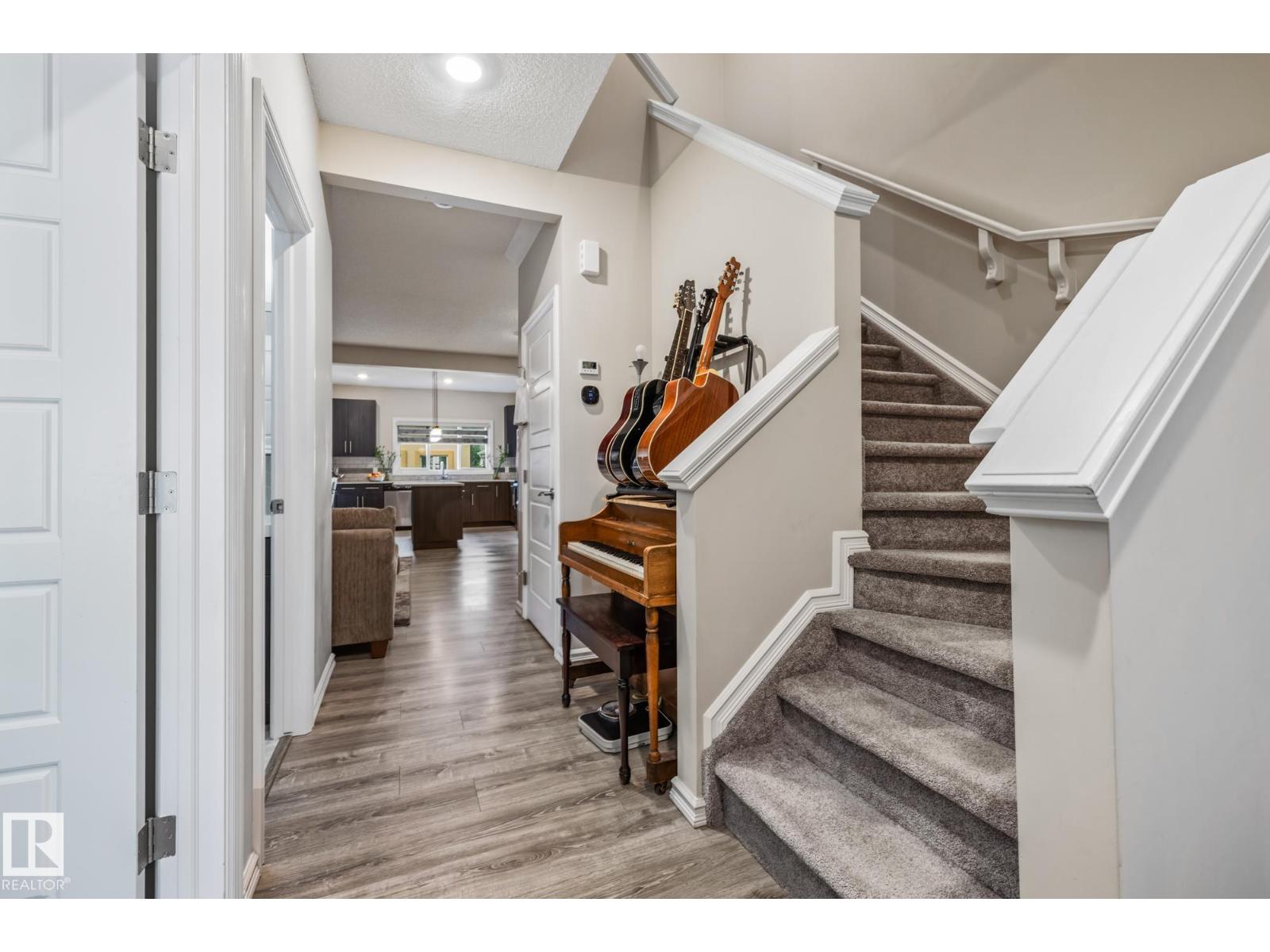 336 Desrochers Bv Sw, Edmonton, Alberta  T6W 3J1 - Photo 2 - E4454295