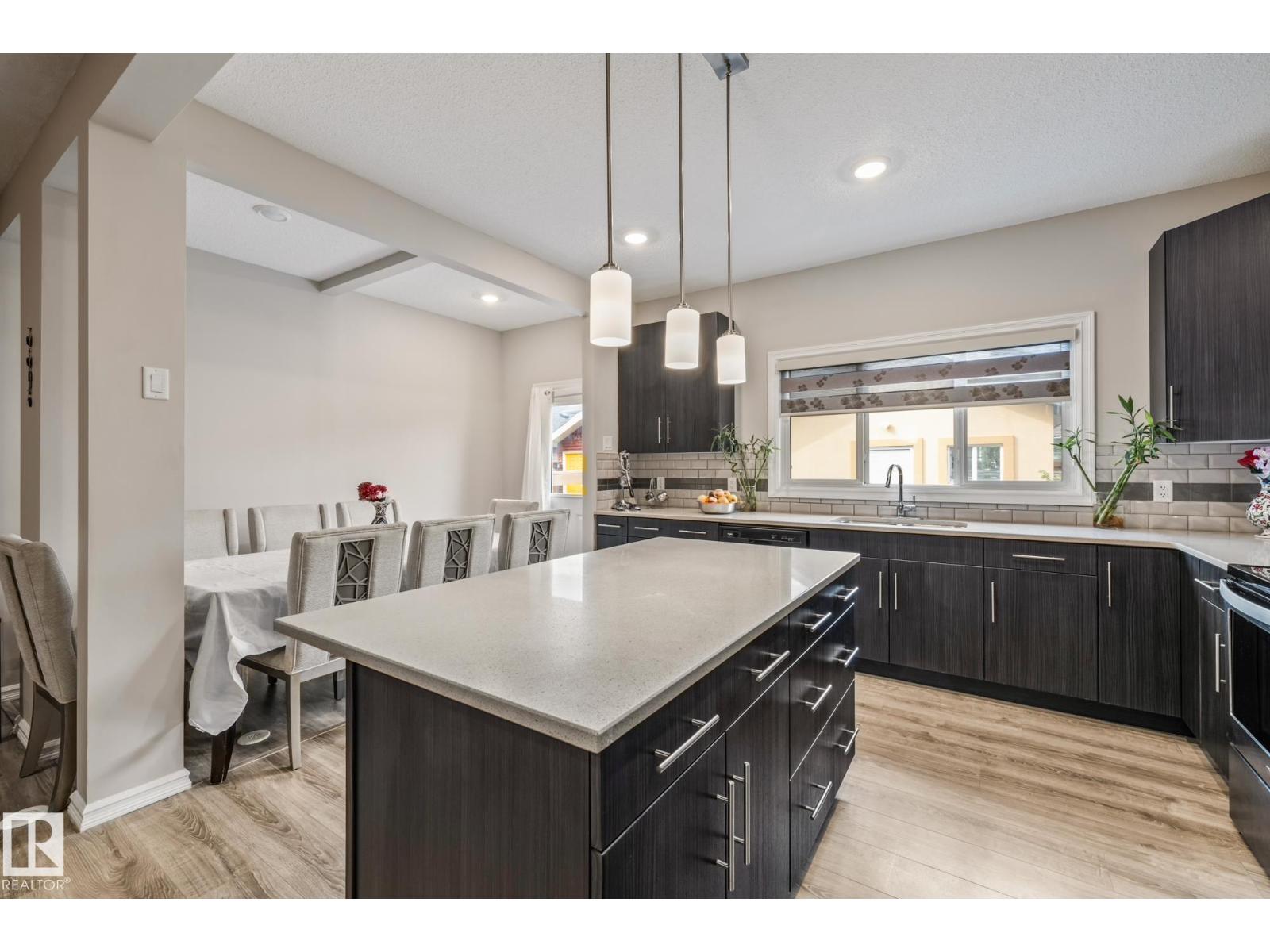 336 Desrochers Bv Sw, Edmonton, Alberta  T6W 3J1 - Photo 8 - E4454295