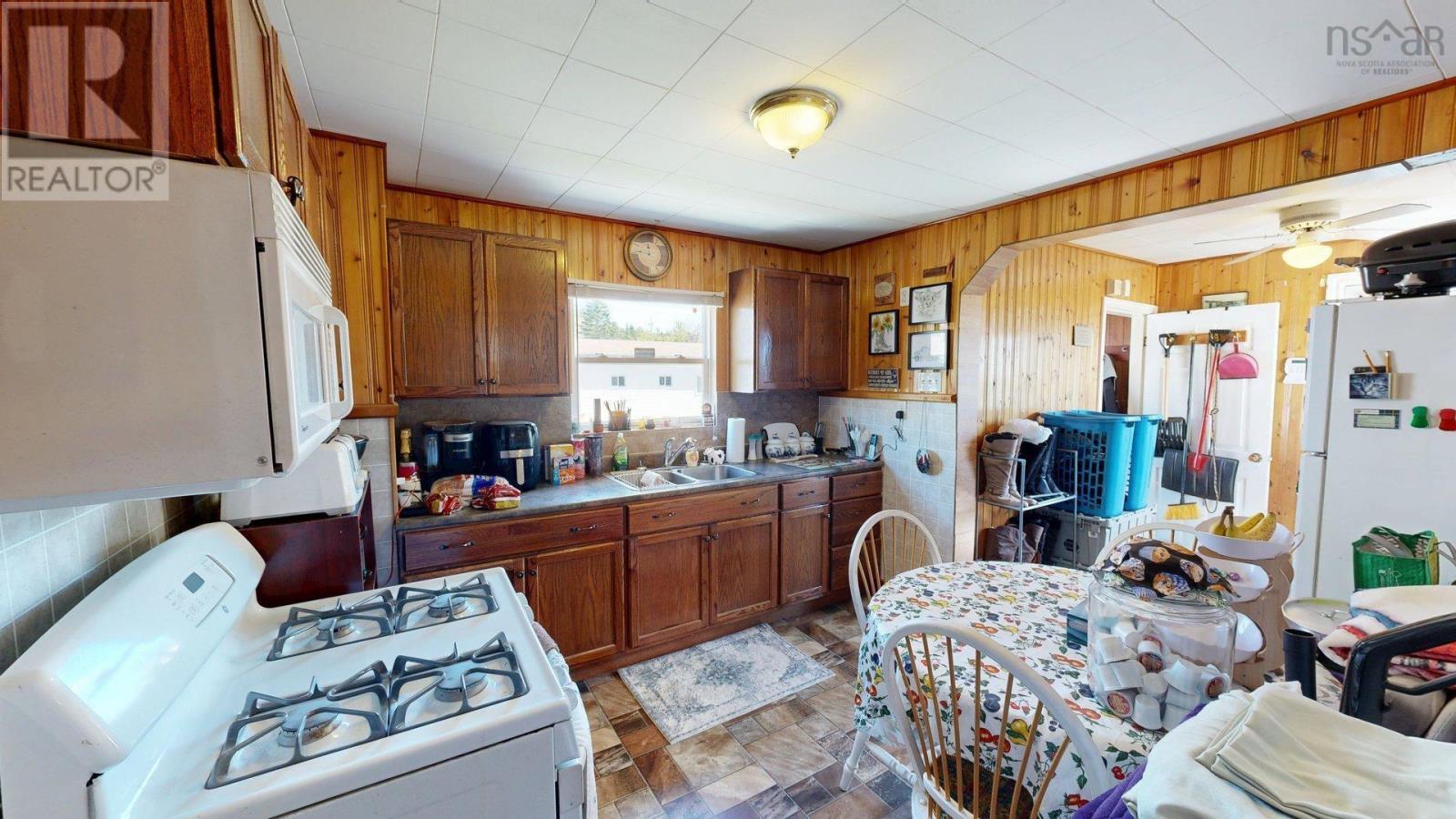 69 Howard Avenue, Eastern Passage, Nova Scotia  B3G 1M4 - Photo 4 - 202521415