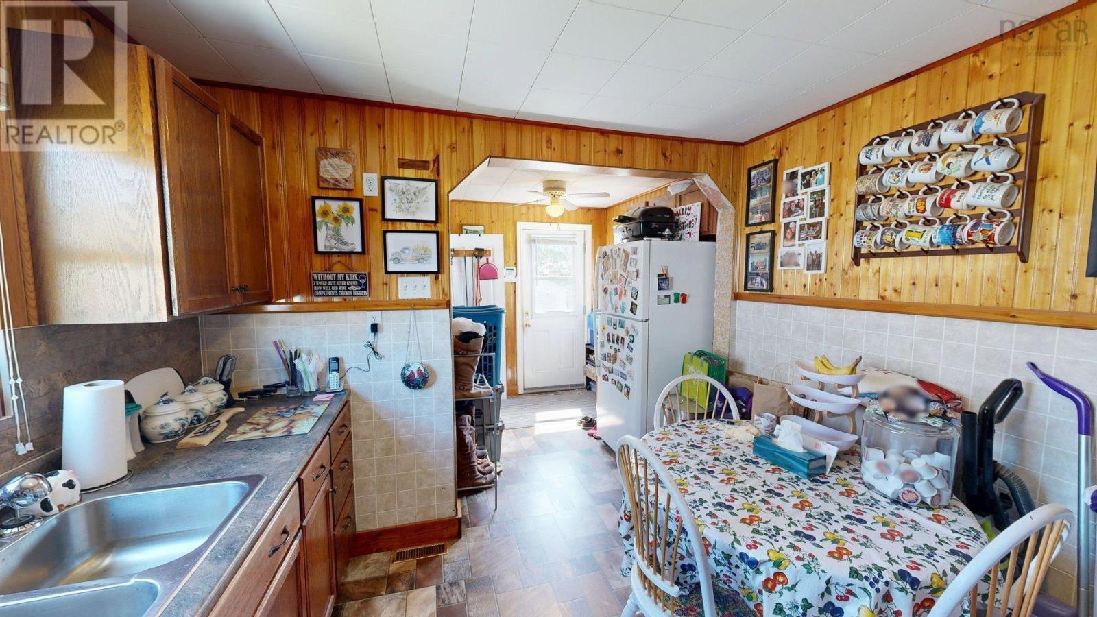 69 Howard Avenue, Eastern Passage, Nova Scotia  B3G 1M4 - Photo 5 - 202521415