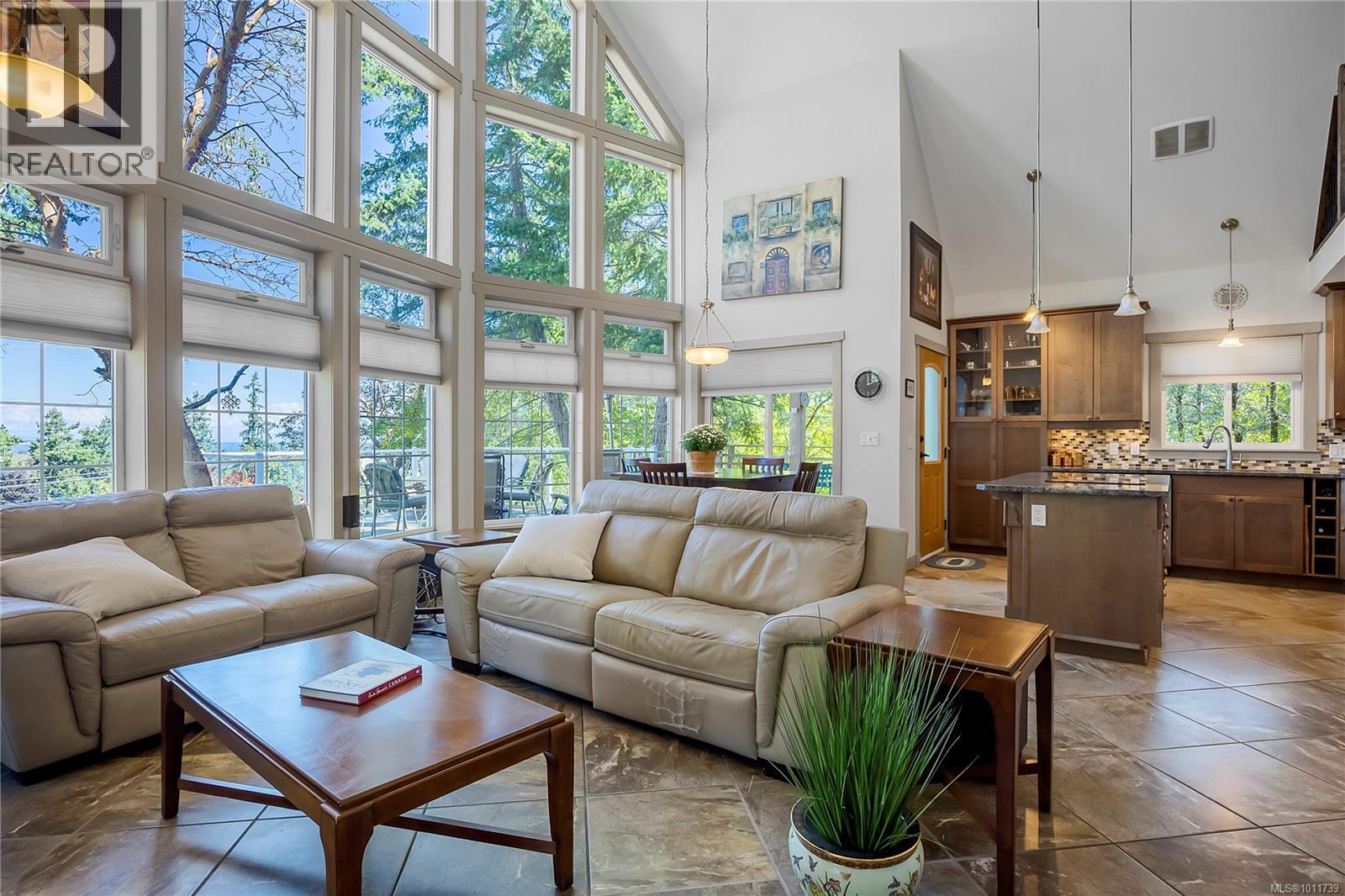 Property at 3230 Dolphin Dr image 5