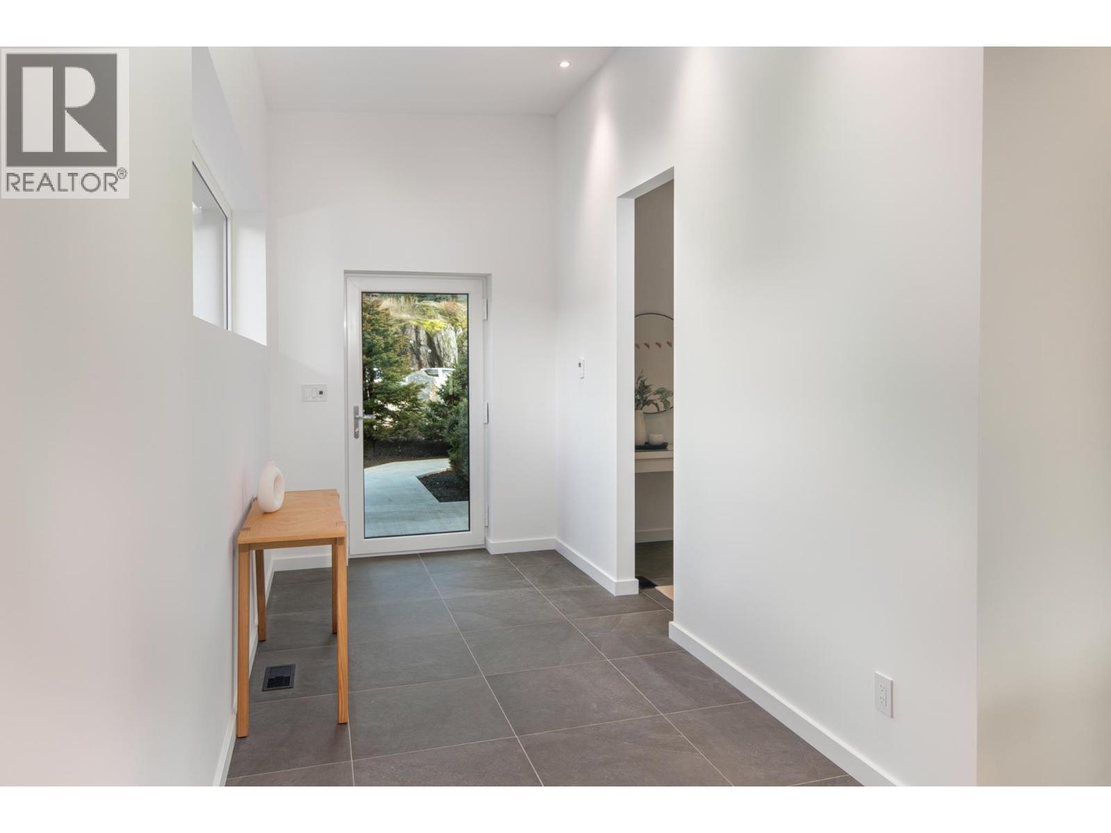 1780 Pinewood Drive, Pemberton, British Columbia  V0N 2L3 - Photo 6 - R3003513