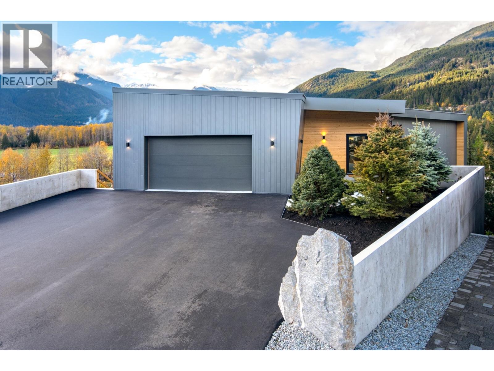 1780 Pinewood Drive, Pemberton, British Columbia  V0N 2L3 - Photo 37 - R3003513