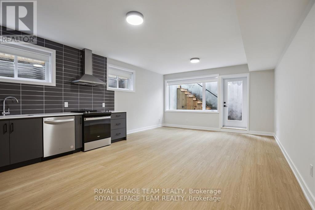 1 - 49 Grosvenor Avenue, Ottawa, Ontario  K1S 4S1 - Photo 4 - X12359810