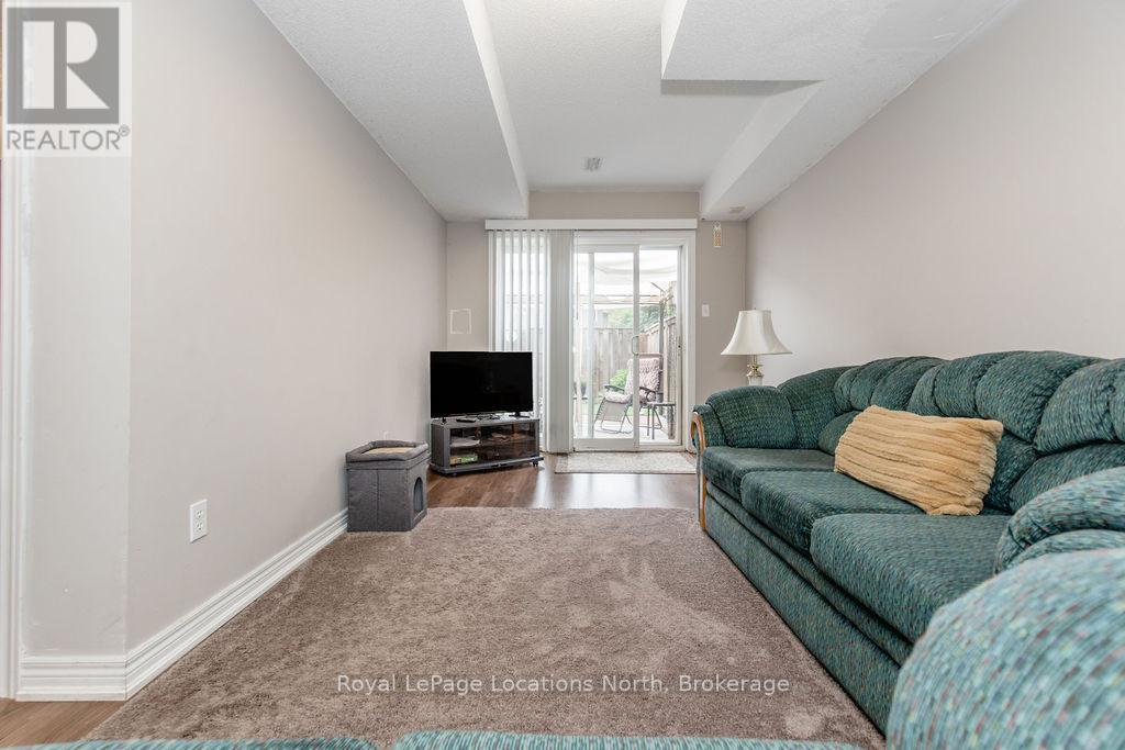 46 Admiral Road, Wasaga Beach, Ontario  L9Z 3C6 - Photo 17 - S12359880