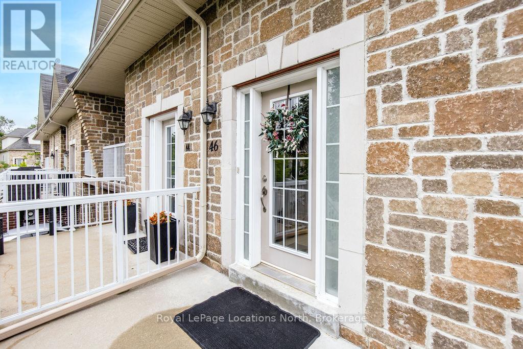 46 Admiral Road, Wasaga Beach, Ontario  L9Z 3C6 - Photo 2 - S12359880