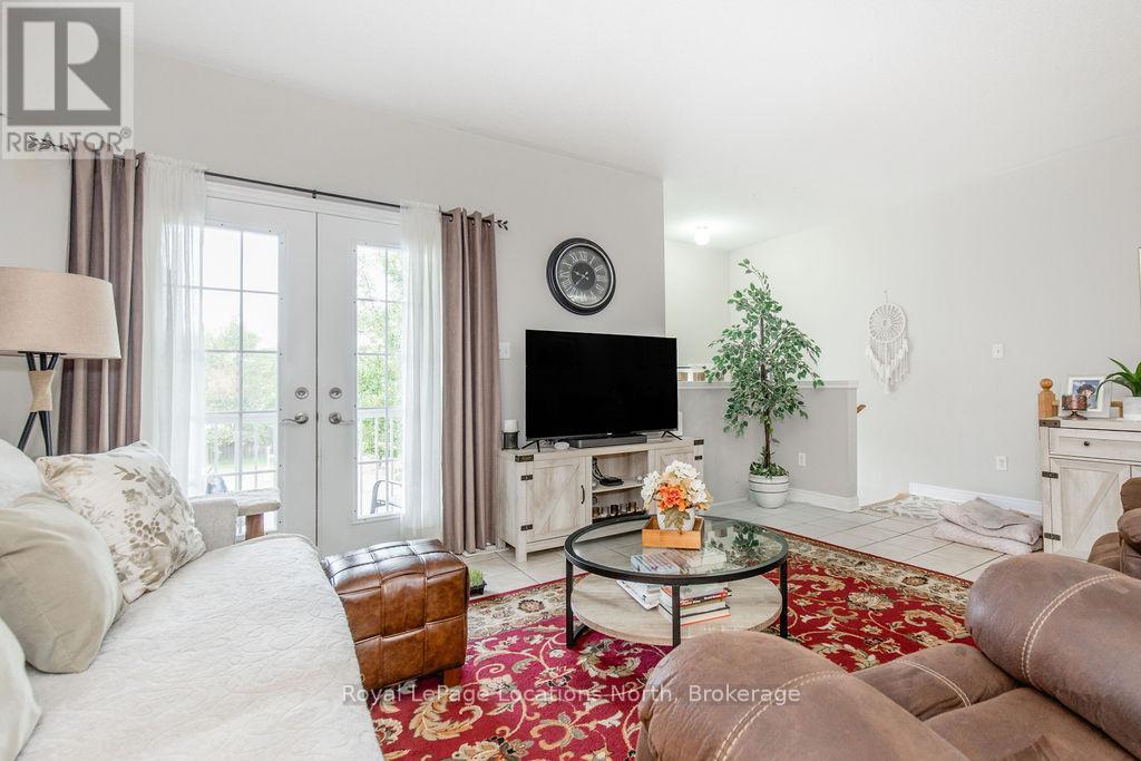 46 Admiral Road, Wasaga Beach, Ontario  L9Z 3C6 - Photo 6 - S12359880