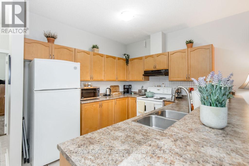 46 Admiral Road, Wasaga Beach, Ontario  L9Z 3C6 - Photo 8 - S12359880