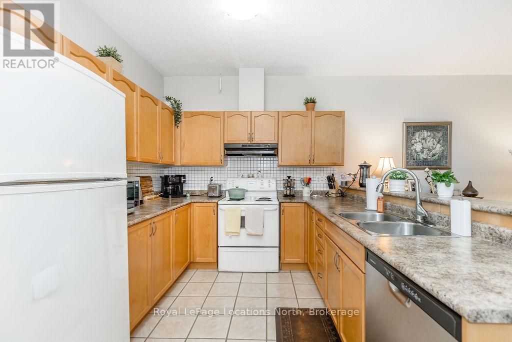 46 Admiral Road, Wasaga Beach, Ontario  L9Z 3C6 - Photo 9 - S12359880