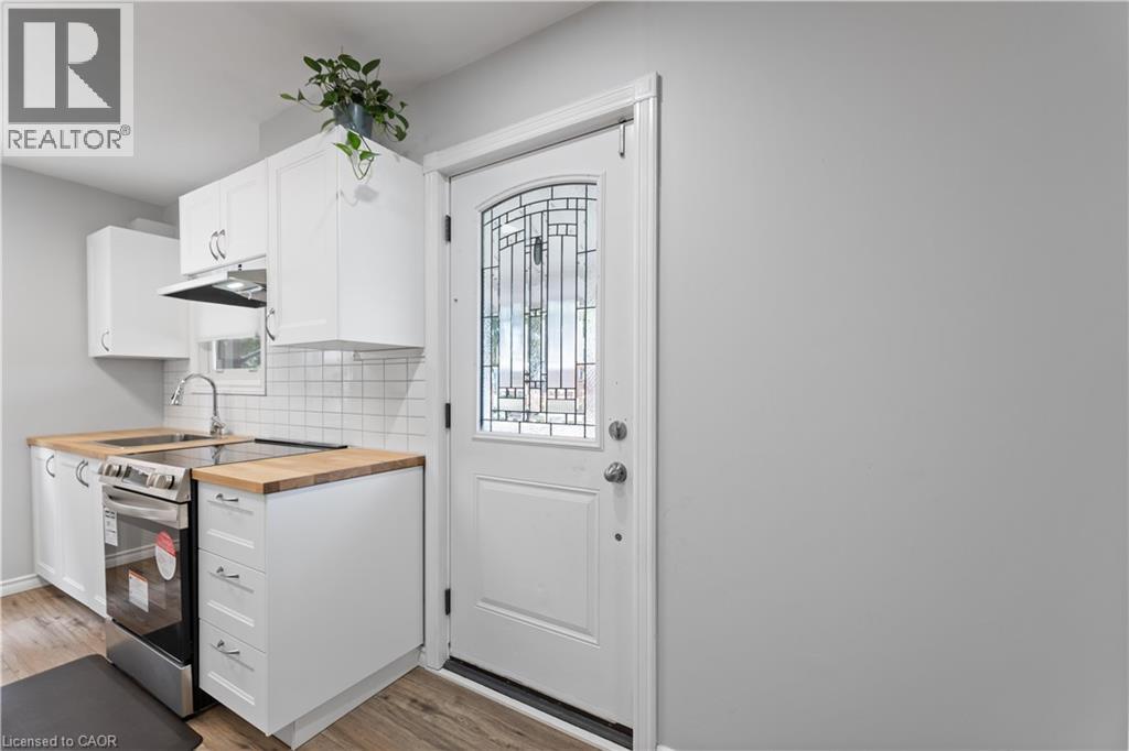 197 East 12th Street, Hamilton, Ontario  L9A 3X5 - Photo 3 - 40755685