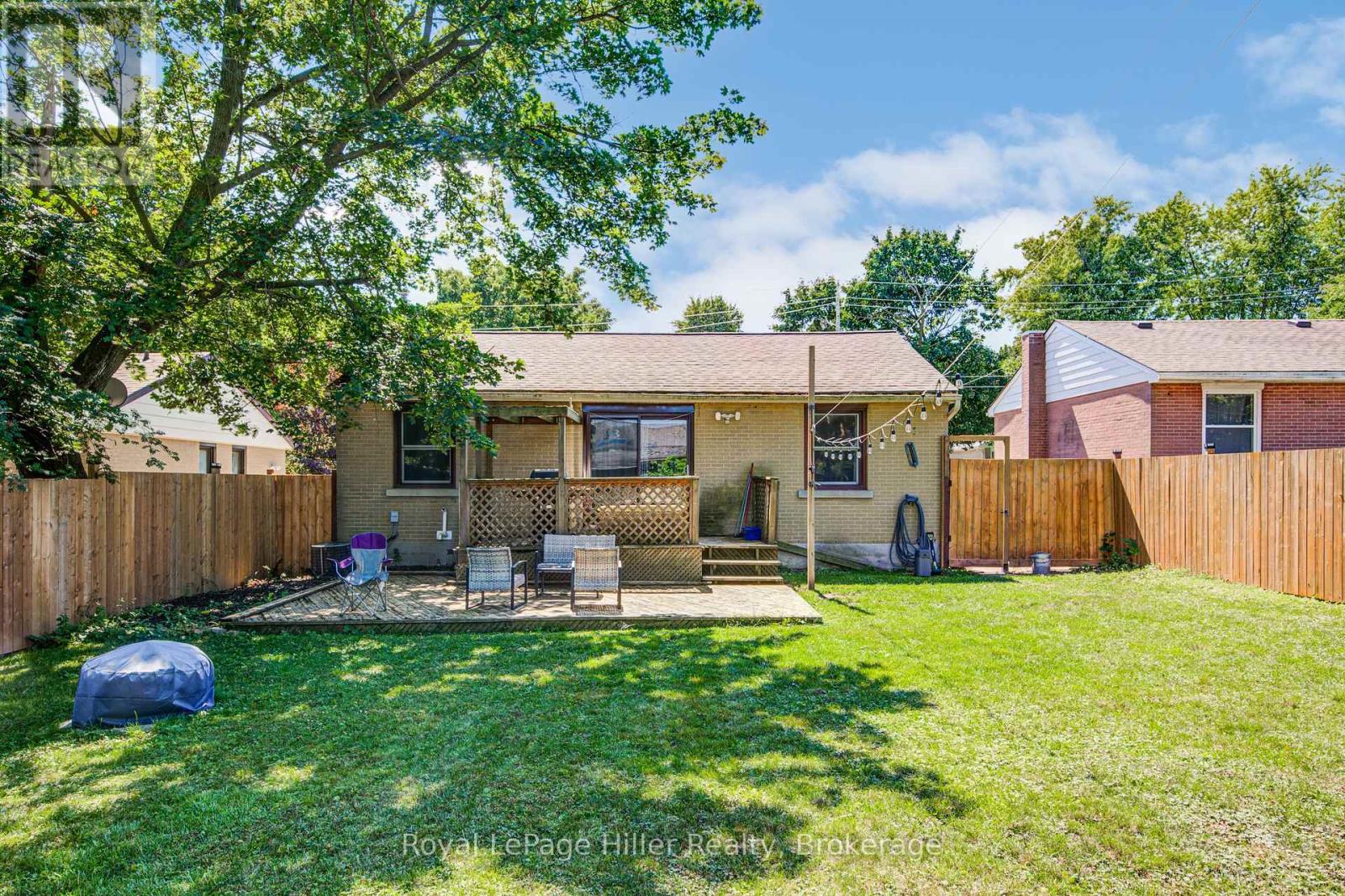 11 Warwick Road, Stratford, Ontario  N5A 6E6 - Photo 39 - X12359792