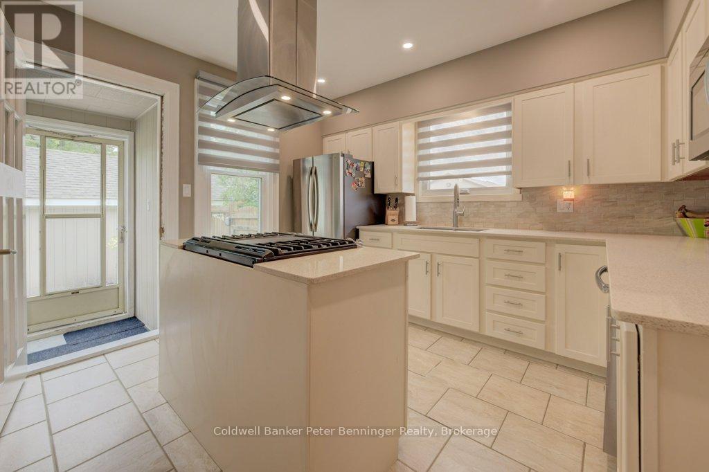 642 Gustavus Street, Saugeen Shores, Ontario  N0H 2C0 - Photo 4 - X12359860