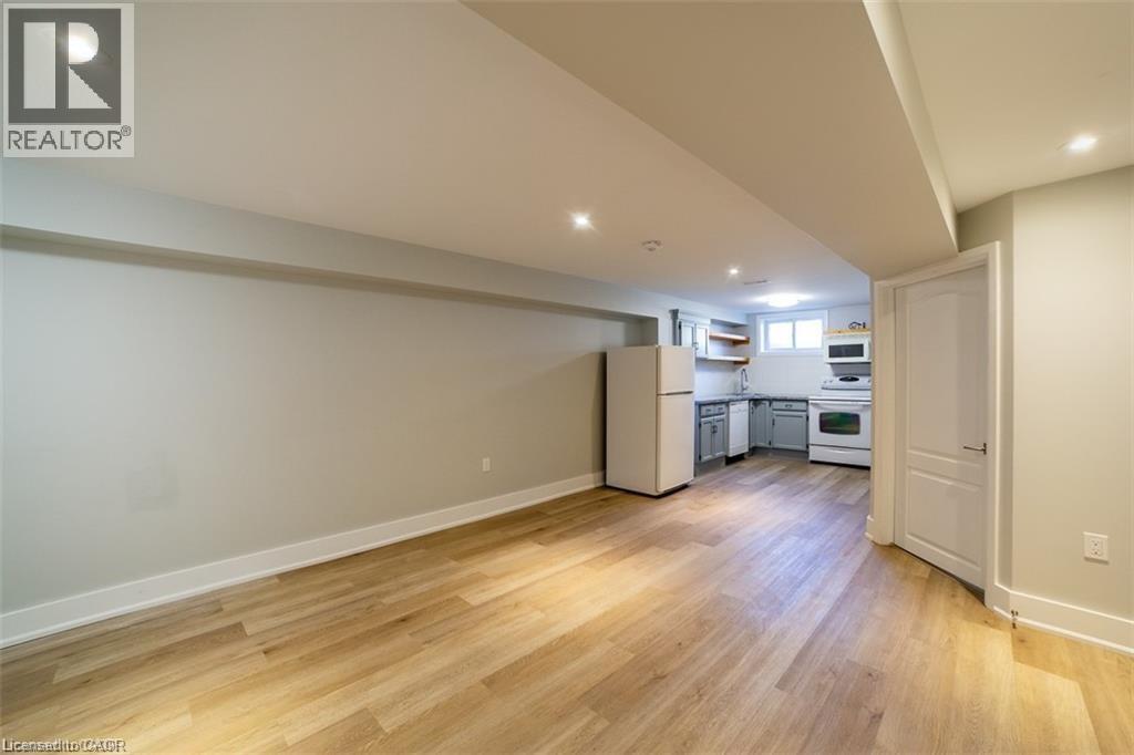 225 East 24th Street Unit# Bsmnt, Hamilton, Ontario  L8V 2Y5 - Photo 7 - 40762755