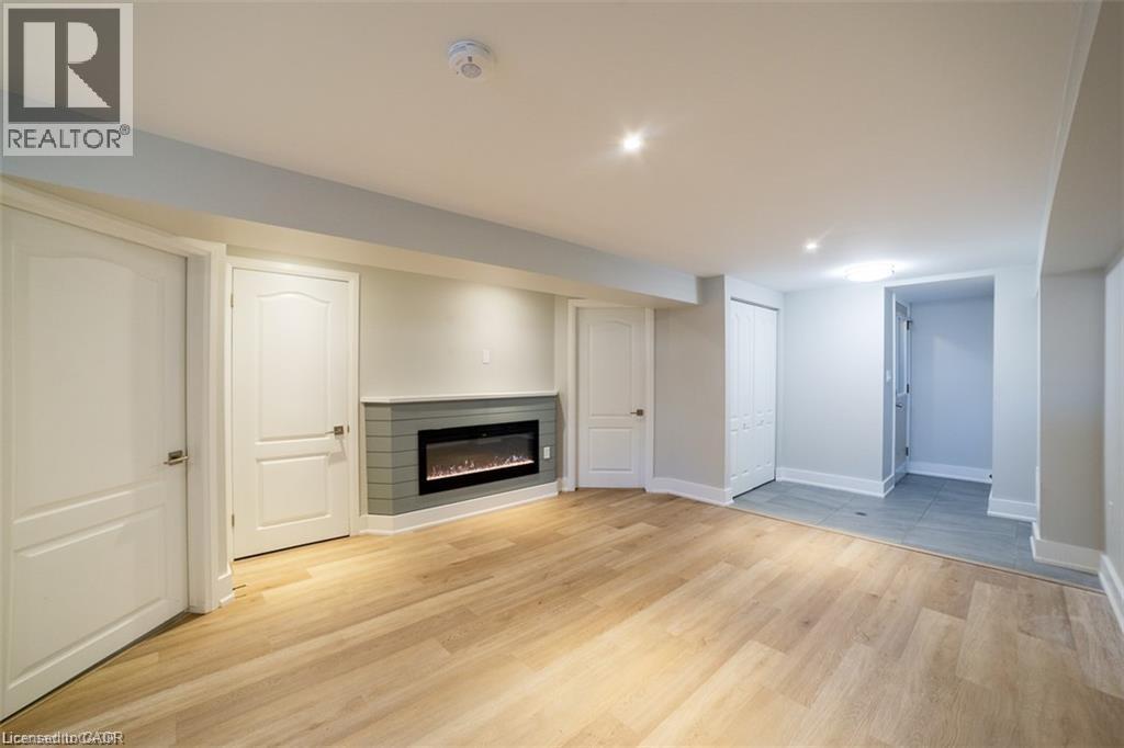 225 East 24th Street Unit# Bsmnt, Hamilton, Ontario  L8V 2Y5 - Photo 3 - 40762755