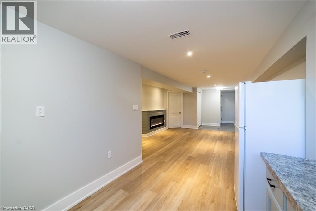225 East 24th Street Unit# Bsmnt, Hamilton, Ontario  L8V 2Y5 - Photo 11 - 40762755