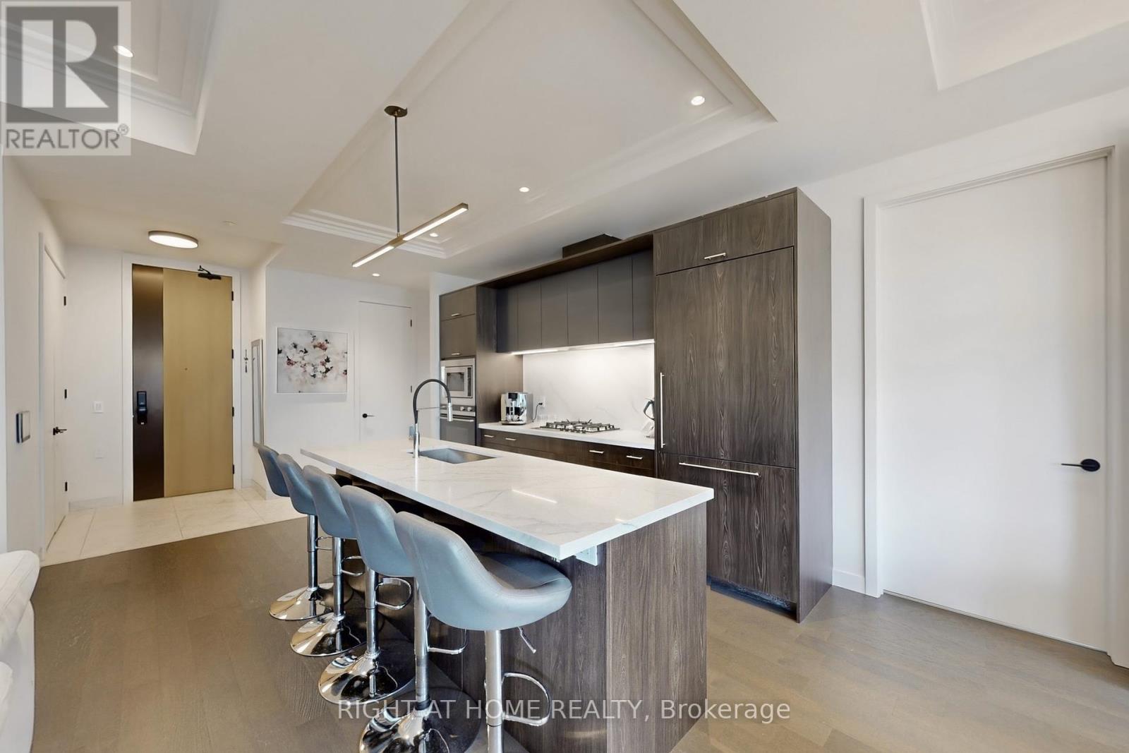 317 - 123 Maurice Drive E, Oakville, Ontario  L6K 2W6 - Photo 4 - W12359712