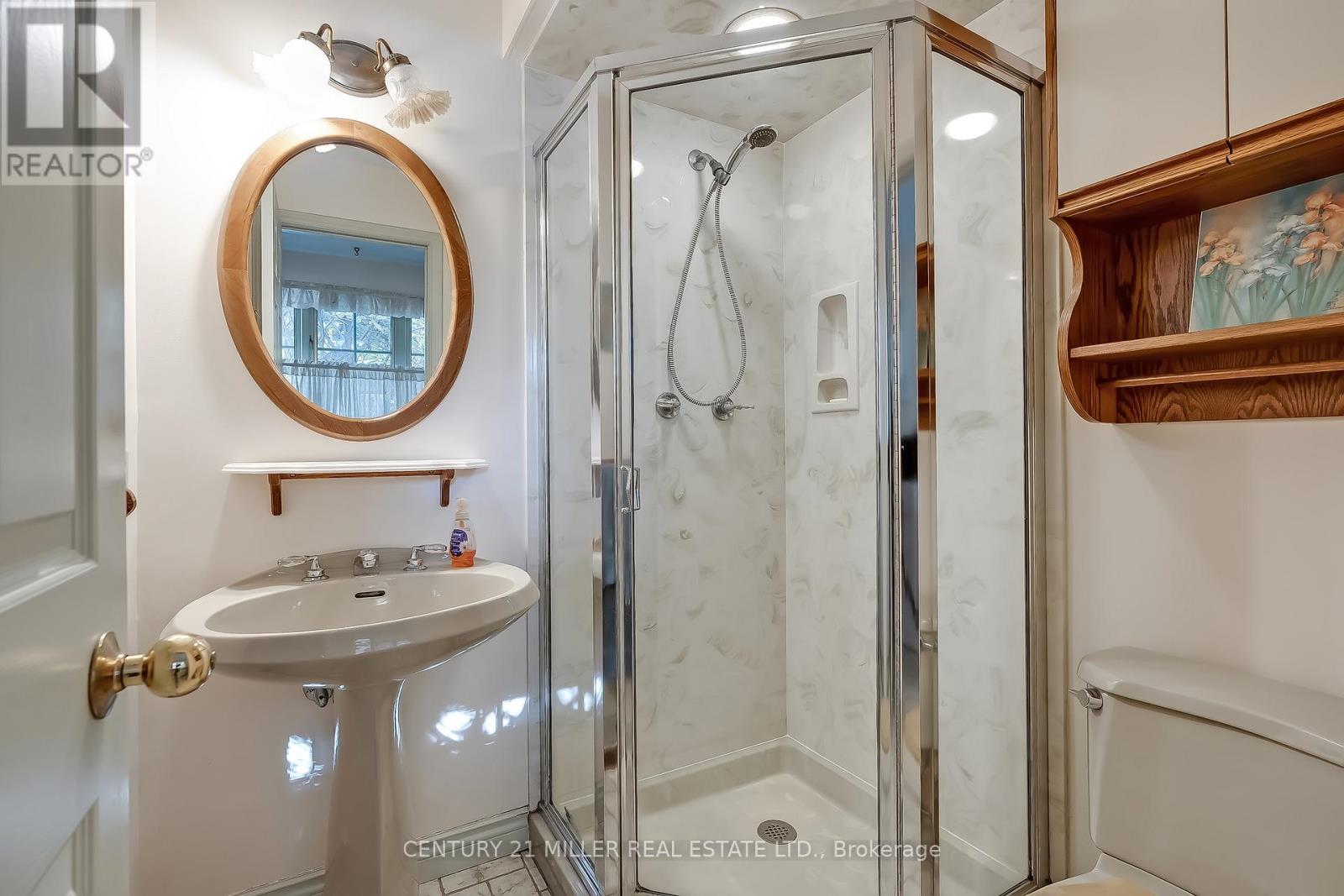 1296 Cumnock Crescent, Oakville, Ontario  L6J 2N7 - Photo 32 - W12359713