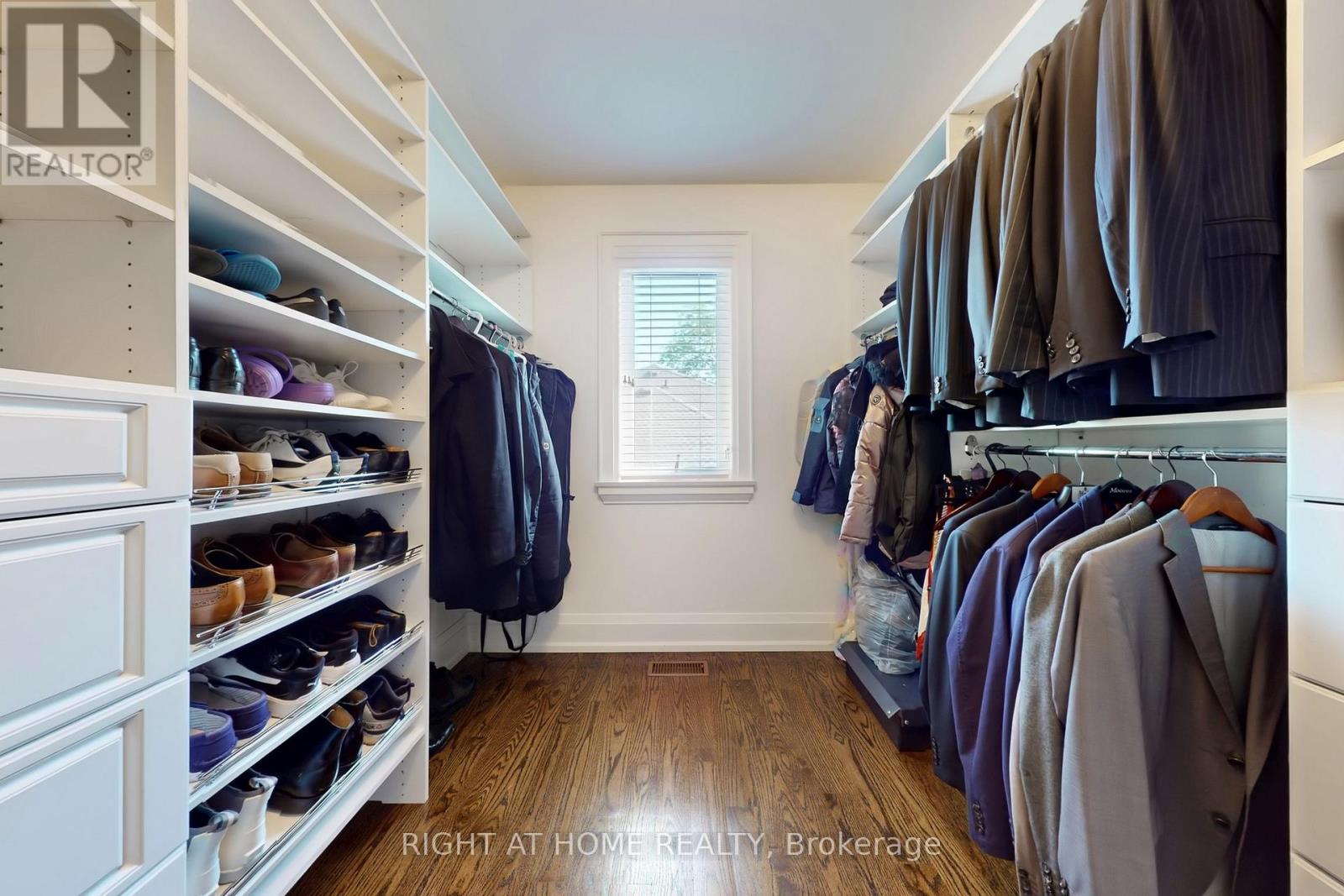 490 Orchard Drive, Oakville (Wo West), Ontario  L6K 1P1 - Photo 11 - W12359719