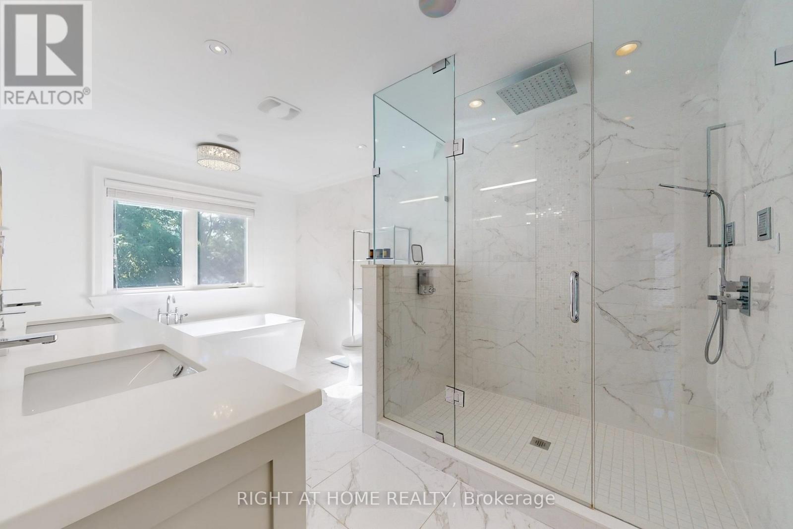 490 Orchard Drive, Oakville (Wo West), Ontario  L6K 1P1 - Photo 12 - W12359719